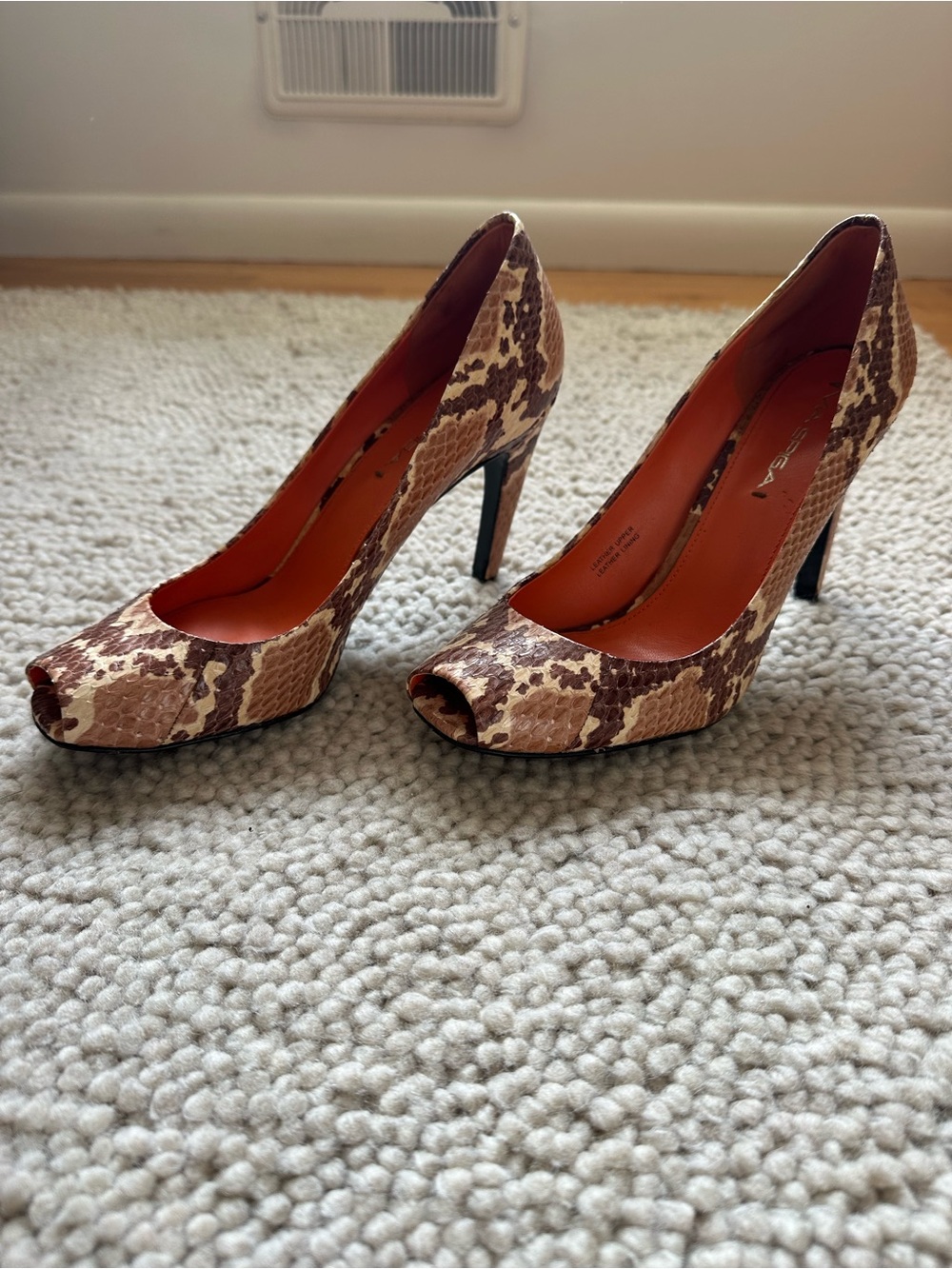 Via Spiga Leather Snakeskin Peep Toe Pumps Size 9